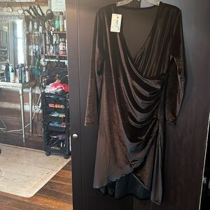 Jusfitsu ladies  black dress